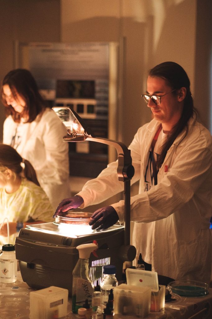 Scientists at the microscope.