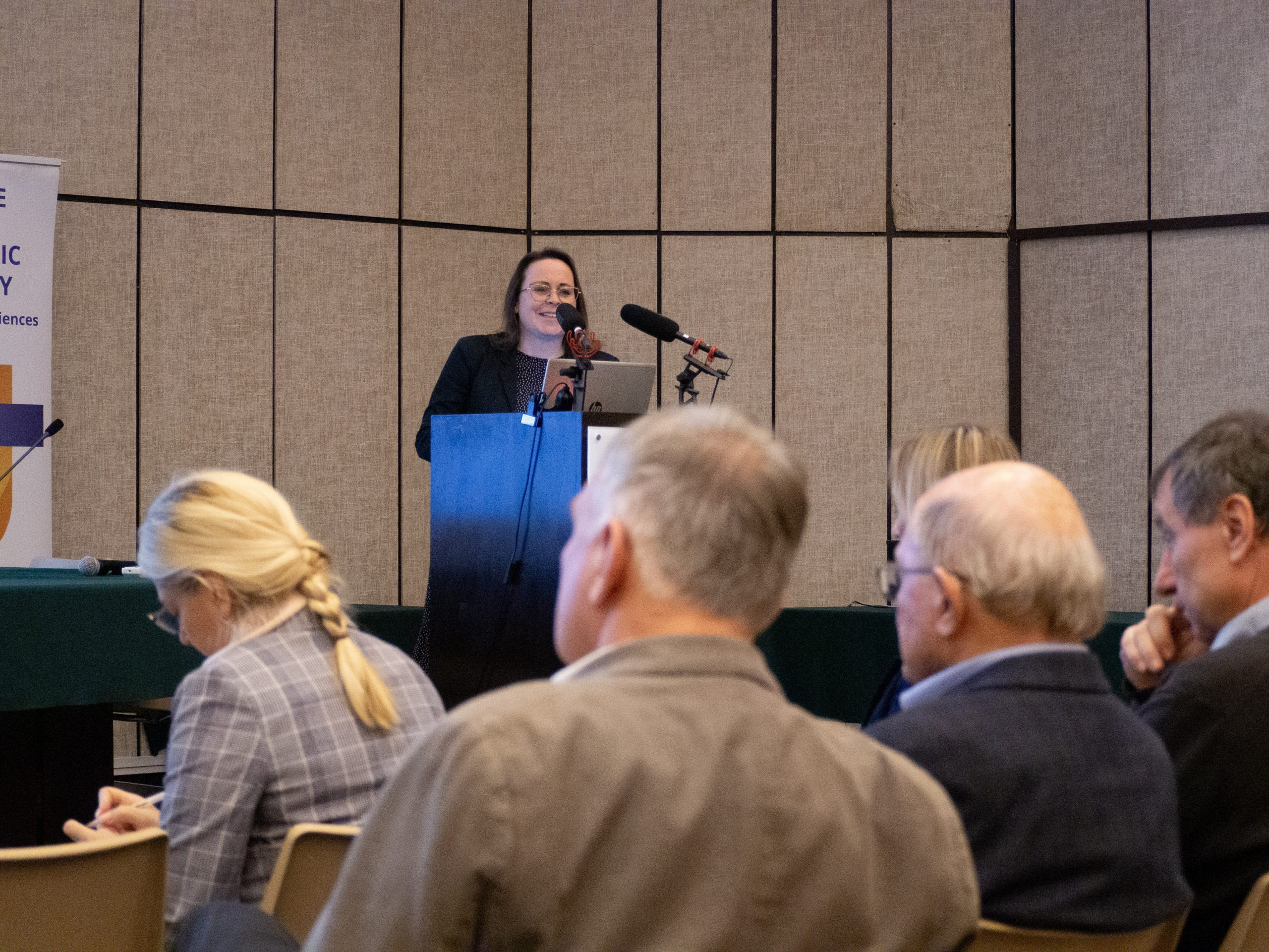 Head of the Research Support Unit, Katarzyna Chojnacka, presents information on the PROM project