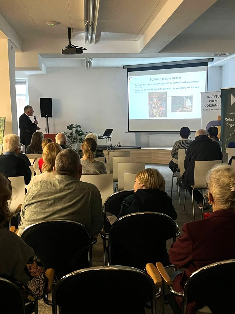 Prof. Marek Figlerowicz gives a lecture on the origins of the Piast dynasty at the Municipal Public Library in Kościan.