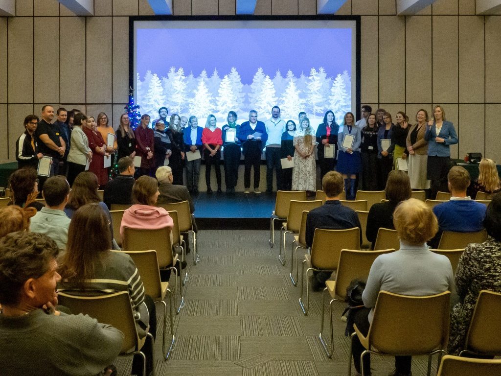 Group photo of people honoured by the Director of the ICHB PAN